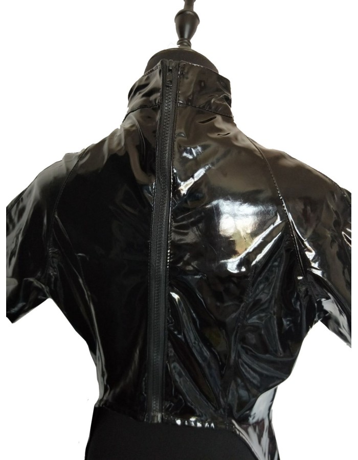 Short-sleeved black leather catsuit m7173